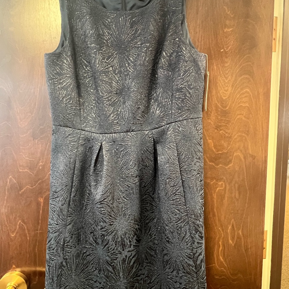 COPY - Tahari by Arthur Levine NWT navy cocktail dress. Never worn. Smoke free …